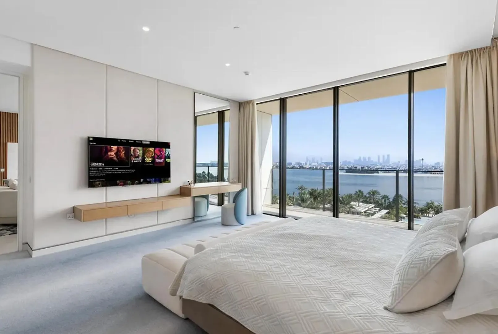 Luxurious 2-Bedroom Apartment At The Royal Atlantis Resort & Residences Dubai